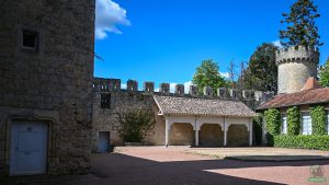 poupougne a deux roues sainte croix du mont
