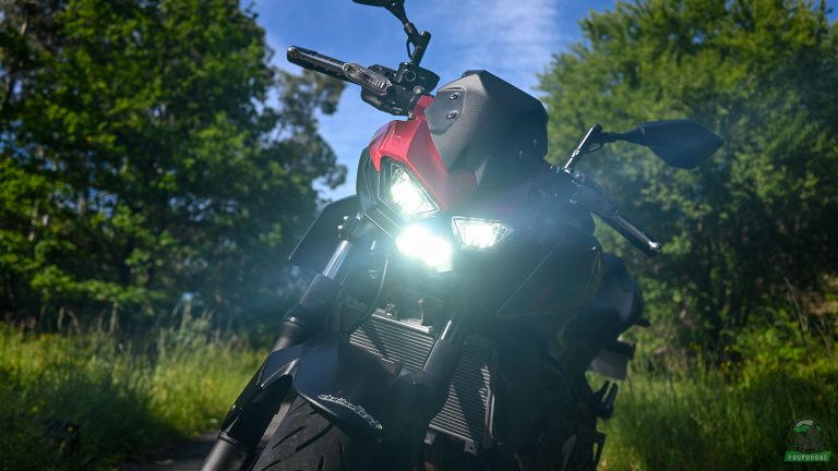 kawasaki z Poupougne a deux roues