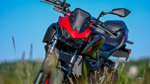 Kawasaki Z Abbaye Echourgnac Poupougne a deux roues