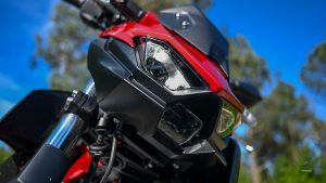 kawasaki z Poupougne a deux roues