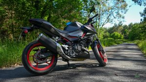 kawasaki z Poupougne a deux roues