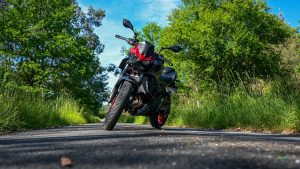 kawasaki z Poupougne a deux roues