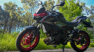 kawasaki z Poupougne a deux roues