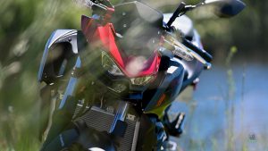 kawasaki z Zontes Scrambler Poupougne a deux roues