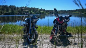 kawasaki z Zontes Scrambler Poupougne a deux roues